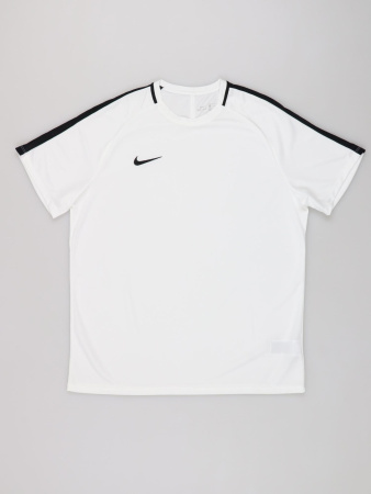 7736  (1) Nike